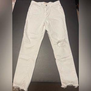 White Levi skinny jeans